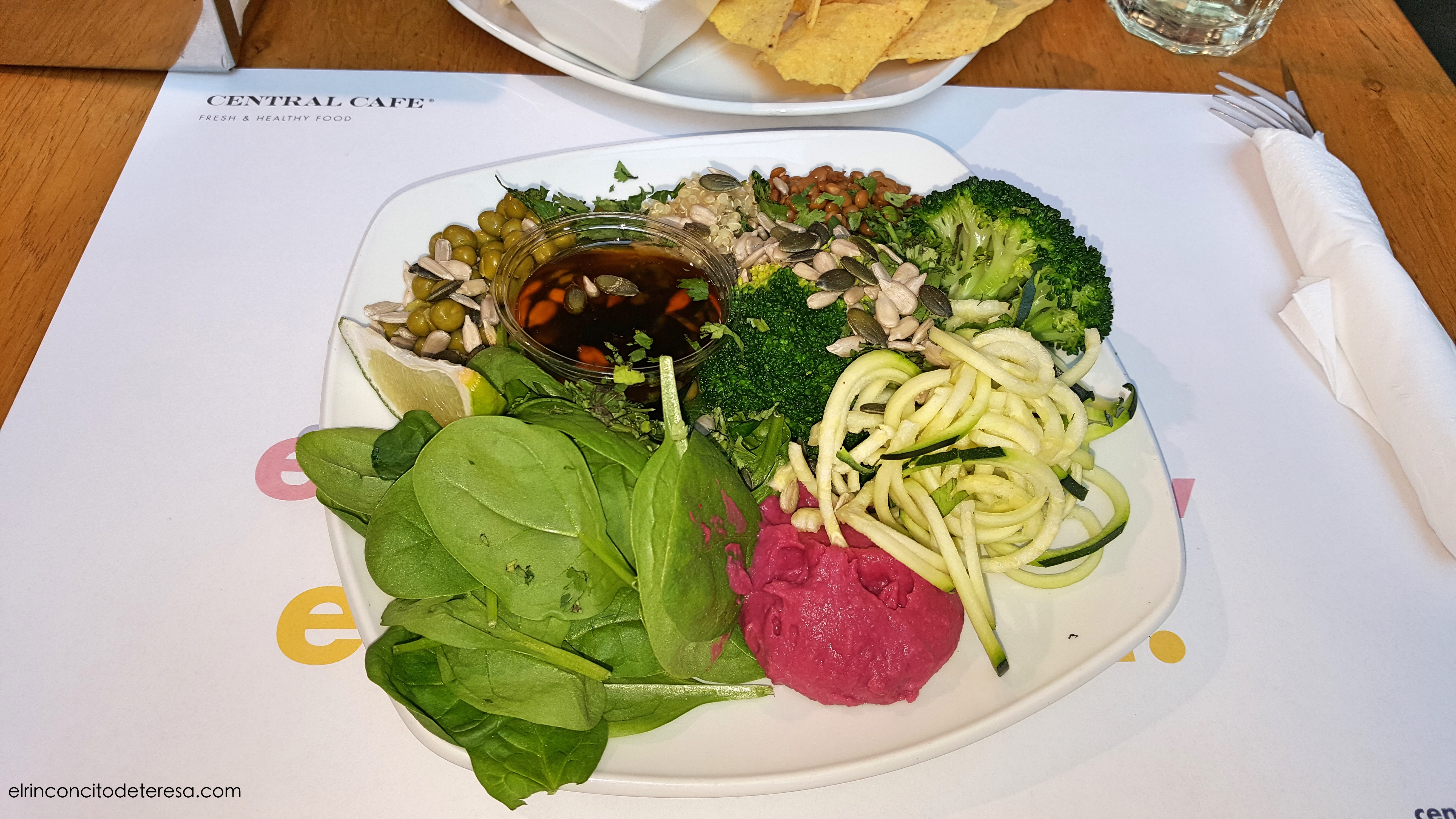 central-cafe-super-food-salad-veggie